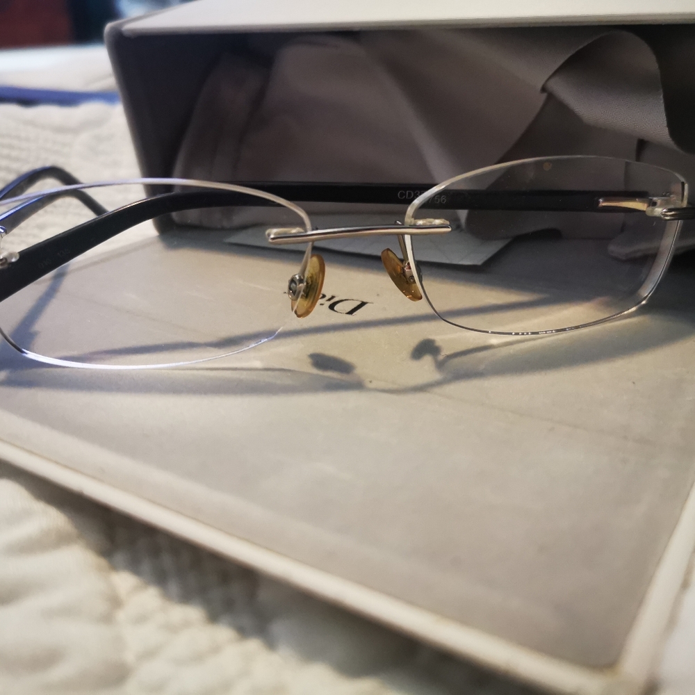 Eyeglasses